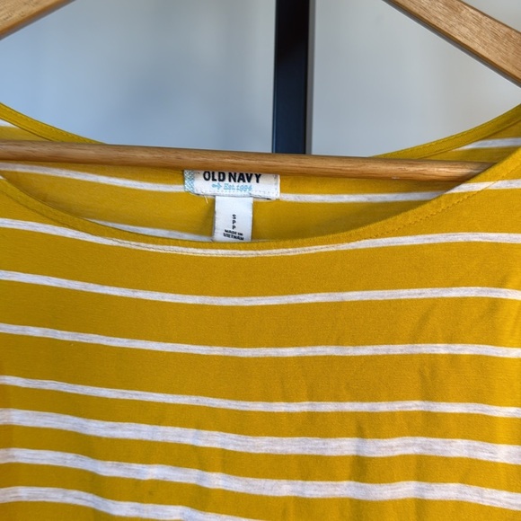 Old navy women’s striped long sleeve - Picture 2 of 3